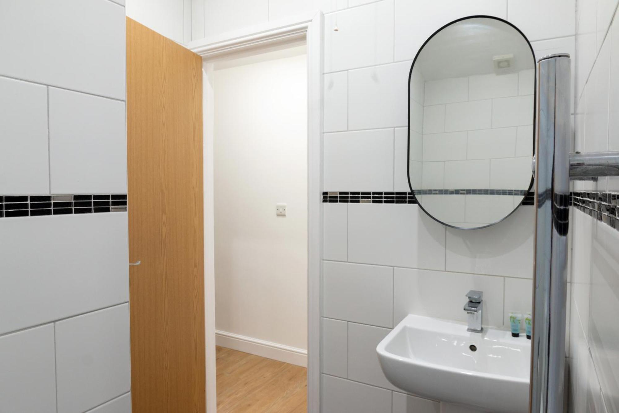 2 Bedroom Entire Near Principality Stadium * Cardiff